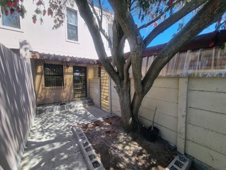 To Let 3 Bedroom Property for Rent in Rondebosch East Western Cape